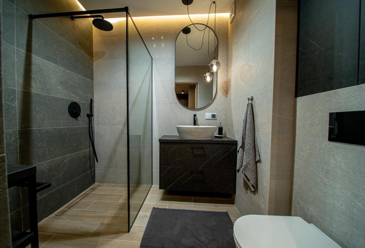 Apartament Z Klimatyzacja, บิวโกราย ภายนอก รูปภาพ